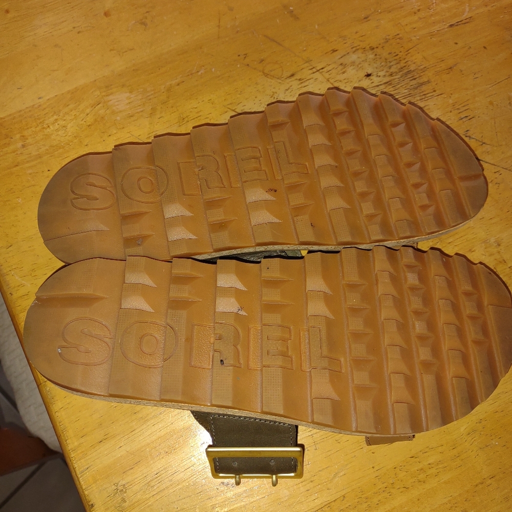 Sorrel Slides. Like New. - image 4